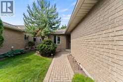 1077 HACIENDA WAY | Windsor Ontario | Slide Image Five