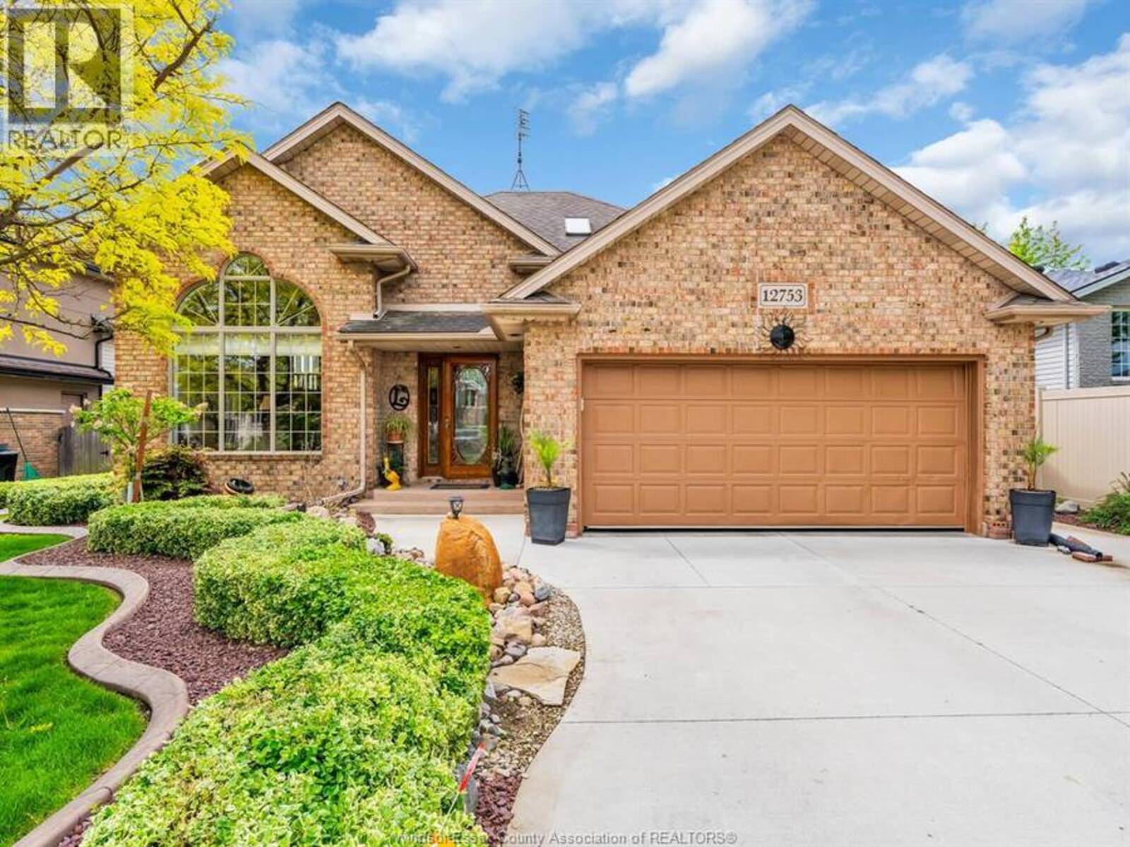 12753 JACIE COURT, Tecumseh, Ontario N8N 4W9