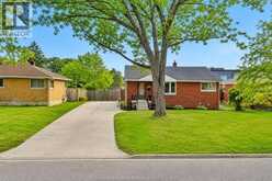3621 MCKAY AVENUE | Windsor Ontario | Slide Image Three