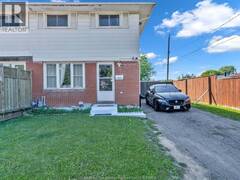1615 CURRY Windsor Ontario, N9B 3N7