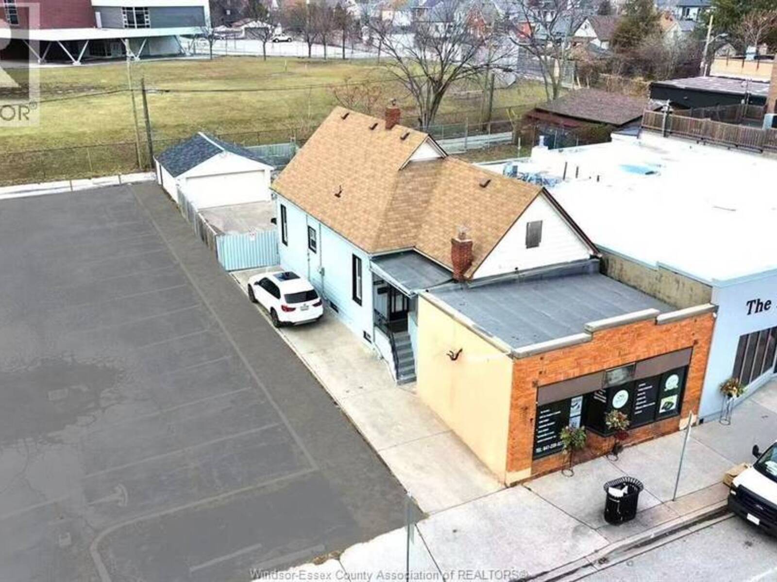 1116 WYANDOTTE East, Windsor, Ontario N9A 3K2