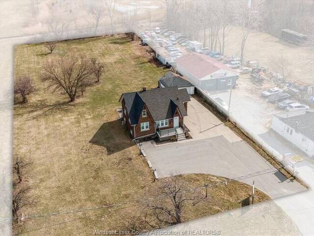 4590 WALKER ROAD Windsor Ontario, N8W 5V6 - 3 Bedrooms Home For Sale