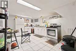 542 VICTORIA AVENUE | Windsor Ontario | Slide Image Twelve