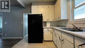377 CHAPPELL | Windsor Ontario | Slide Image Nineteen