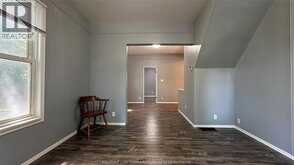 377 CHAPPELL | Windsor Ontario | Slide Image Eight