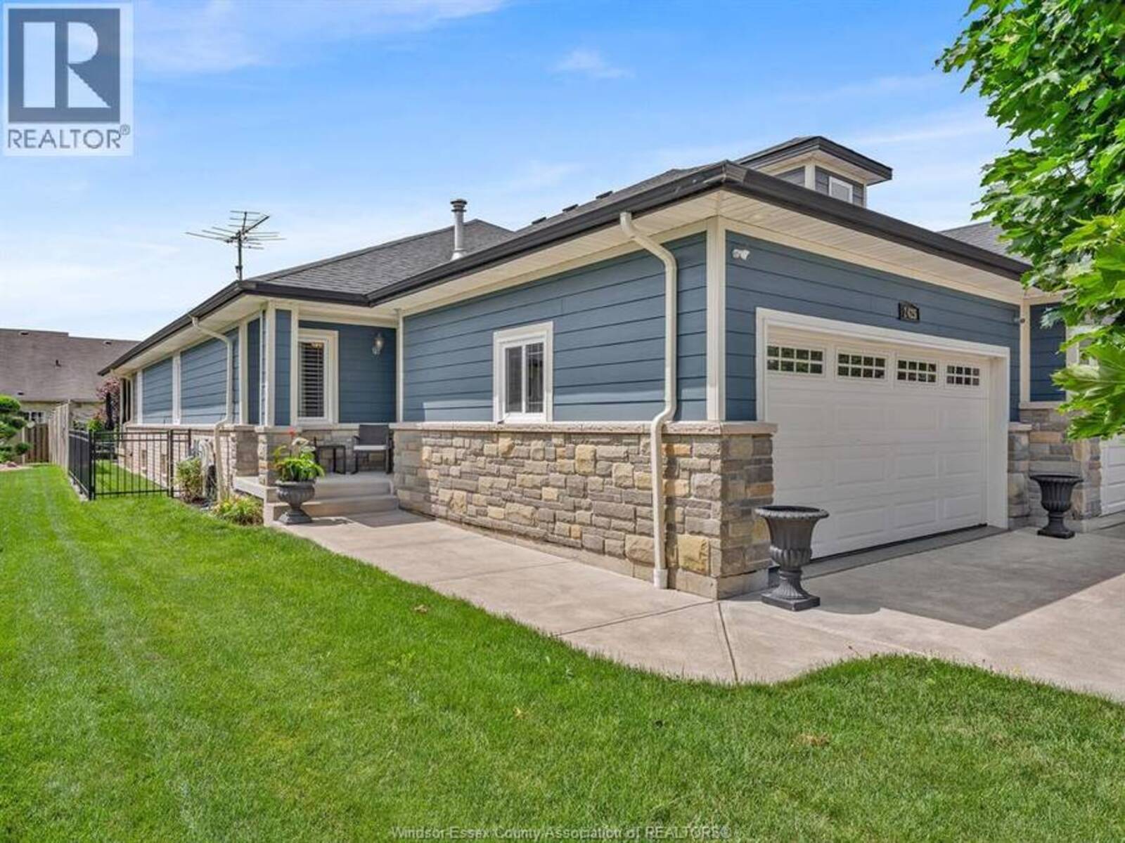 2425 SKINNER, LaSalle, Ontario N9H 2R5