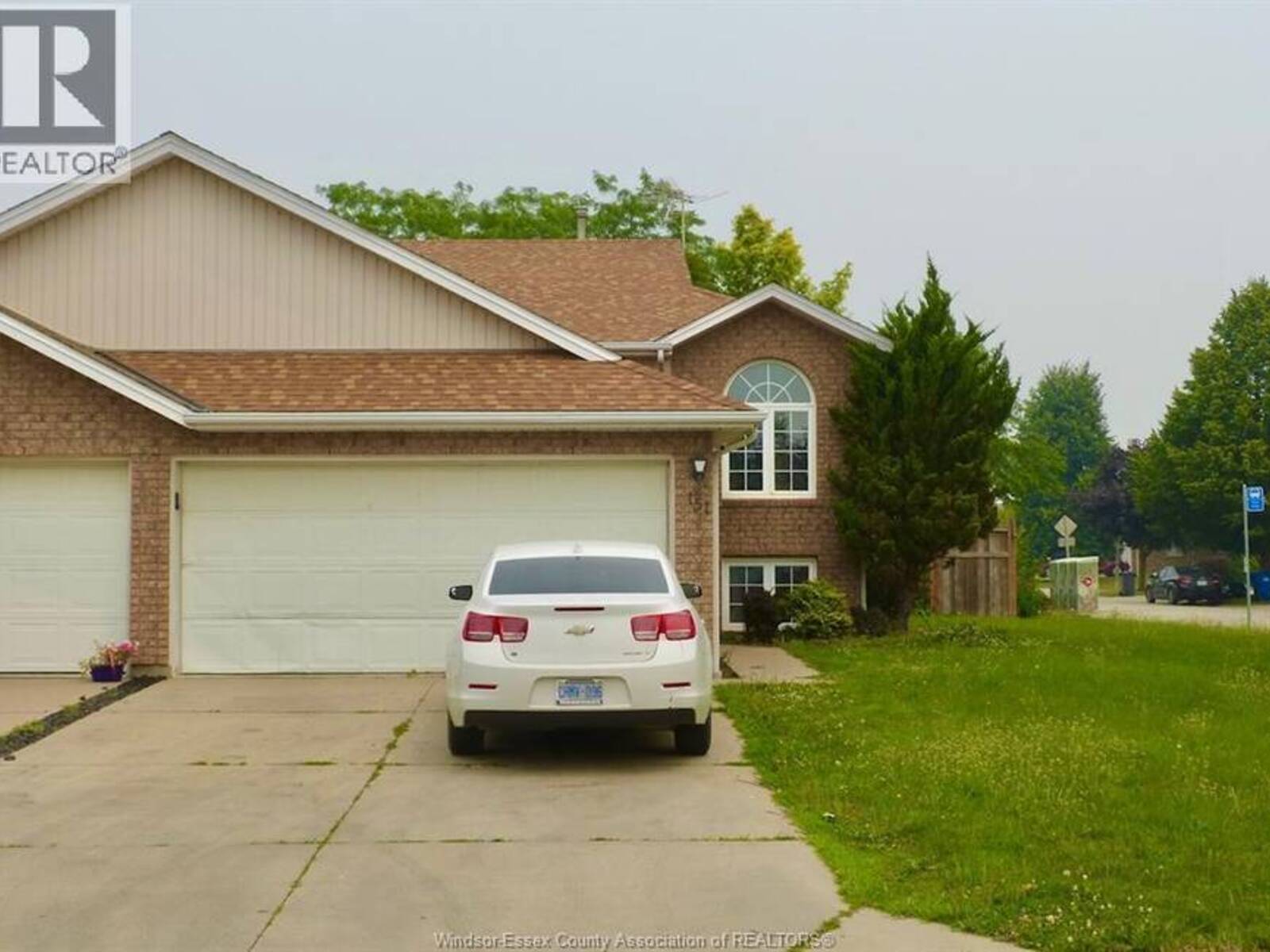 151 CHRISTINA CRESCENT, Leamington, Ontario N8H 5L8