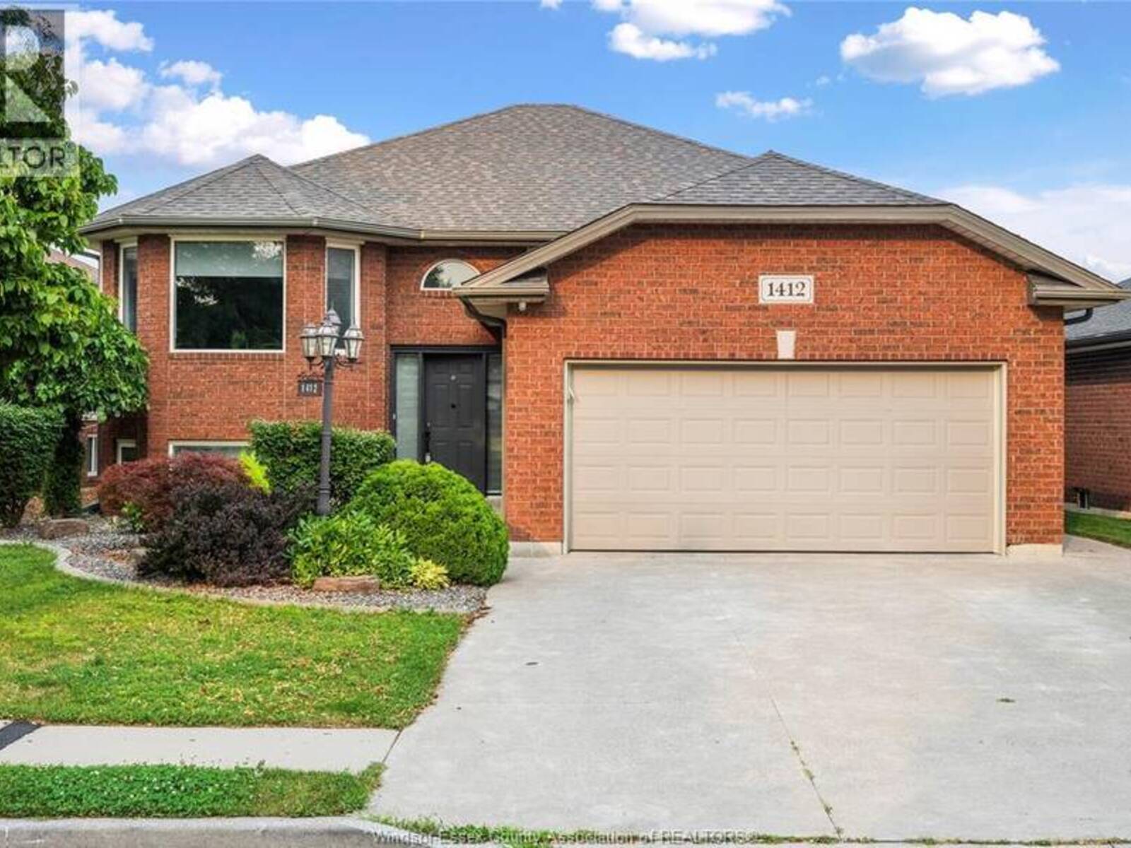 1412 KATELLA AVENUE, Windsor, Ontario N8P 1R4