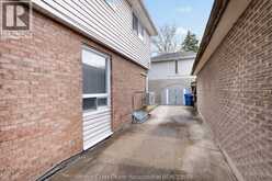 8665 DARLINGTON CRESCENT | Windsor Ontario | Slide Image Twenty-three