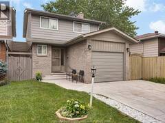 3038 BRIMLEY Windsor Ontario, N8R 1M2