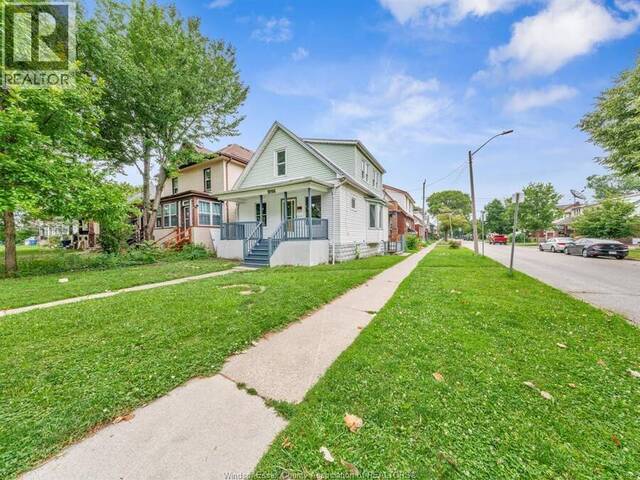 1096 HALL Windsor Ontario, N9A 2M7 - 4 Bedrooms Home For Sale
