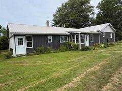 949 East West Rd Pelee Island Ontario, N0R 1M0