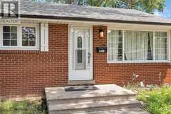 3660 ROXBOROUGH | Windsor Ontario | Slide Image Four