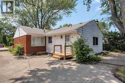 3660 ROXBOROUGH | Windsor Ontario | Slide Image Thirty-four