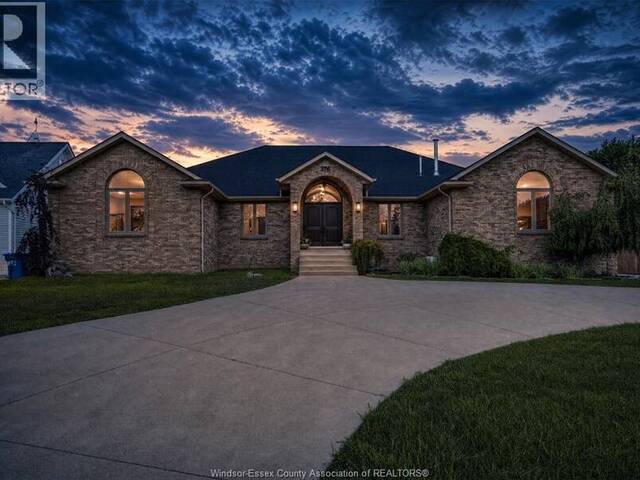376 ELMSTEAD ROAD Tecumseh Ontario, N8N 2L9 - 5 Bedrooms Home For Sale