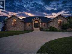 376 ELMSTEAD ROAD Tecumseh Ontario, N8N 2L9