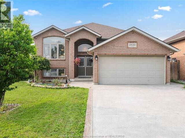 1920 MANITOBA STREET Windsor Ontario, N9B 3H8 - 5 Bedrooms Home For Sale