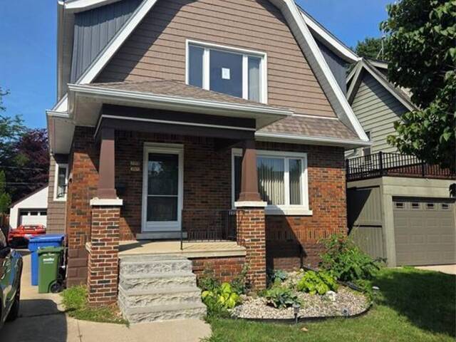 2371-2373 Lincoln ROAD Windsor Ontario, N8W 2R4 - 4 Bedrooms Home For Sale