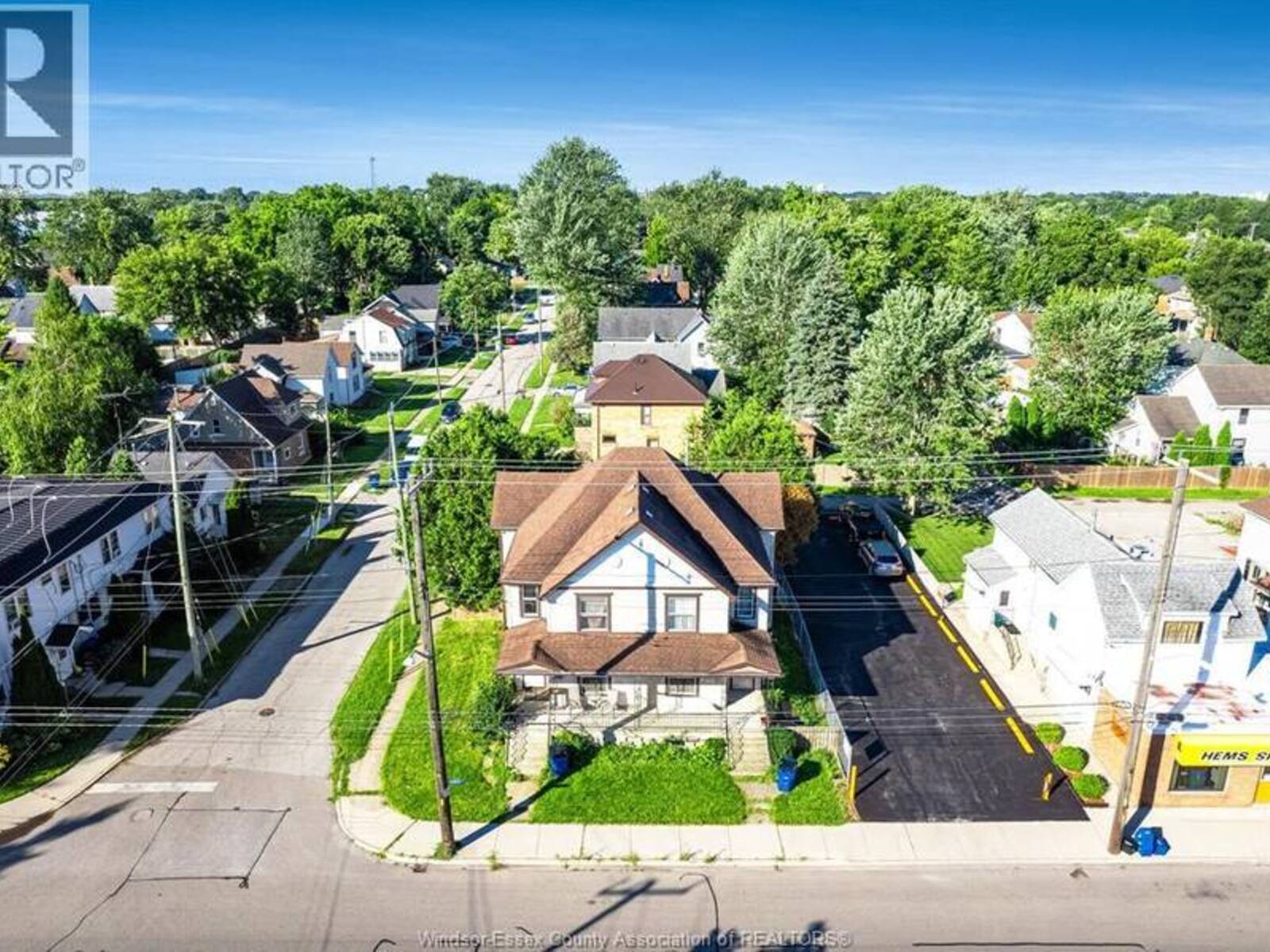 262-264 QUEEN STREET, Chatham, Ontario N7M 2H3