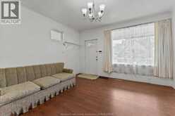 328 JOSEPHINE AVENUE | Windsor Ontario | Slide Image Eight