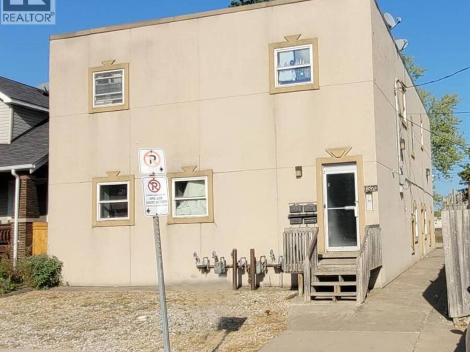 1570 LILLIAN, Windsor, Ontario N8X 4A8