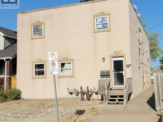 1570 LILLIAN Windsor Ontario, N8X 4A8 - Multi-family Home For Sale