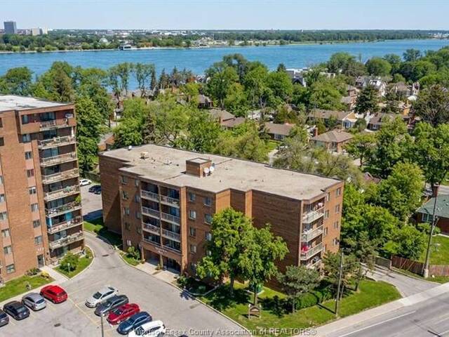 3950 WYANDOTTE STREET Unit# 105 Windsor Ontario, N8Y 1G5 - 2 Bedrooms Condo For Sale