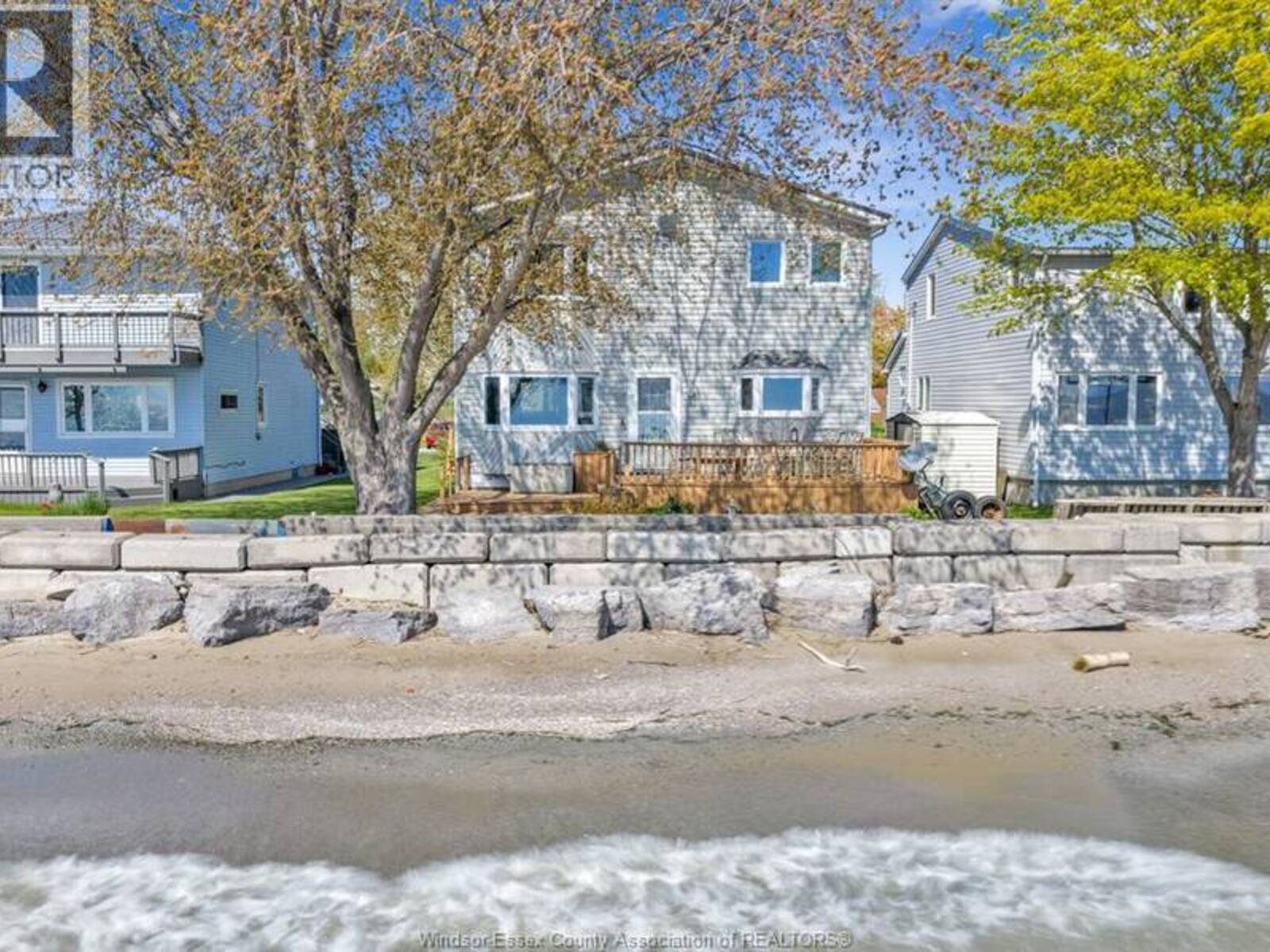 545 LAKEVIEW, Essex, Ontario N0R 1G0