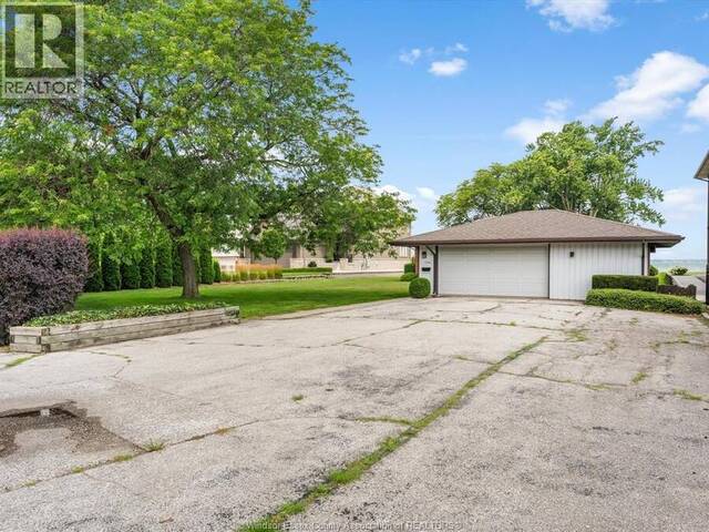 11506 RIVERSIDE Windsor Ontario, N8P 1A4 - 2 Bedrooms Waterfront Home For sale