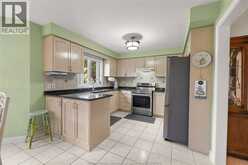 965 GREENPARK | Windsor Ontario | Slide Image Seven