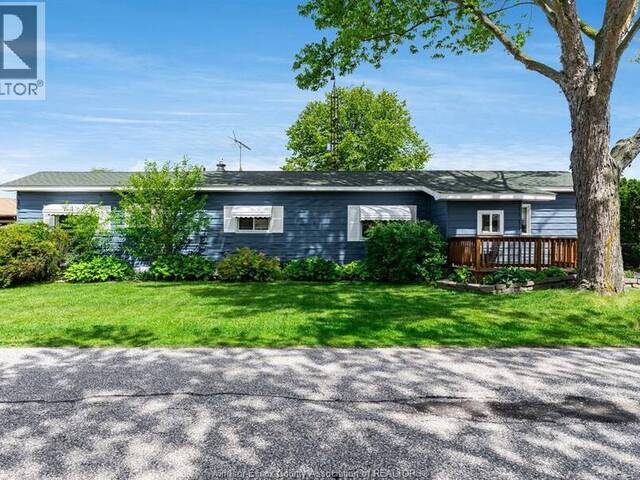 105 Brooks BOULEVARD Windsor Ontario, N8N 2P7 - 2 Bedrooms Home For Sale