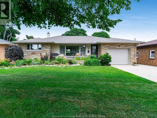 9 MARGARET Leamington Ontario, N8H 2J9 - 2 Bedrooms Waterfront Home For sale