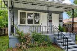 418 CARON AVENUE | Windsor Ontario | Slide Image Three