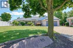 521 ROYAL RIDGE CRESCENT | Amherstburg Ontario | Slide Image Two