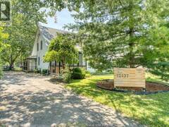 12437 ST THOMAS Tecumseh Ontario, N8N 1H7