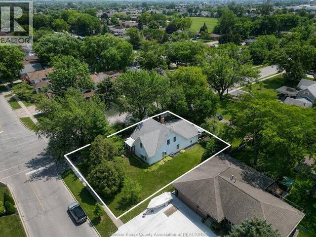12437 ST THOMAS Tecumseh Ontario, N8N 1H7 - 5 Bedrooms Home For Sale