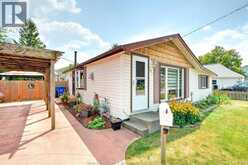 291 MURRAY | Amherstburg Ontario | Slide Image Four