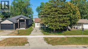 526 LESPERANCE | Tecumseh Ontario | Slide Image Thirty-two