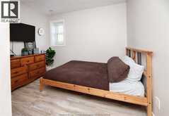 22 UNIVERSITY DRIVE | Chatham Ontario | Slide Image Fifteen