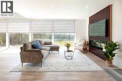 22 UNIVERSITY DRIVE | Chatham Ontario | Slide Image Two