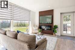 22 UNIVERSITY DRIVE | Chatham Ontario | Slide Image Four