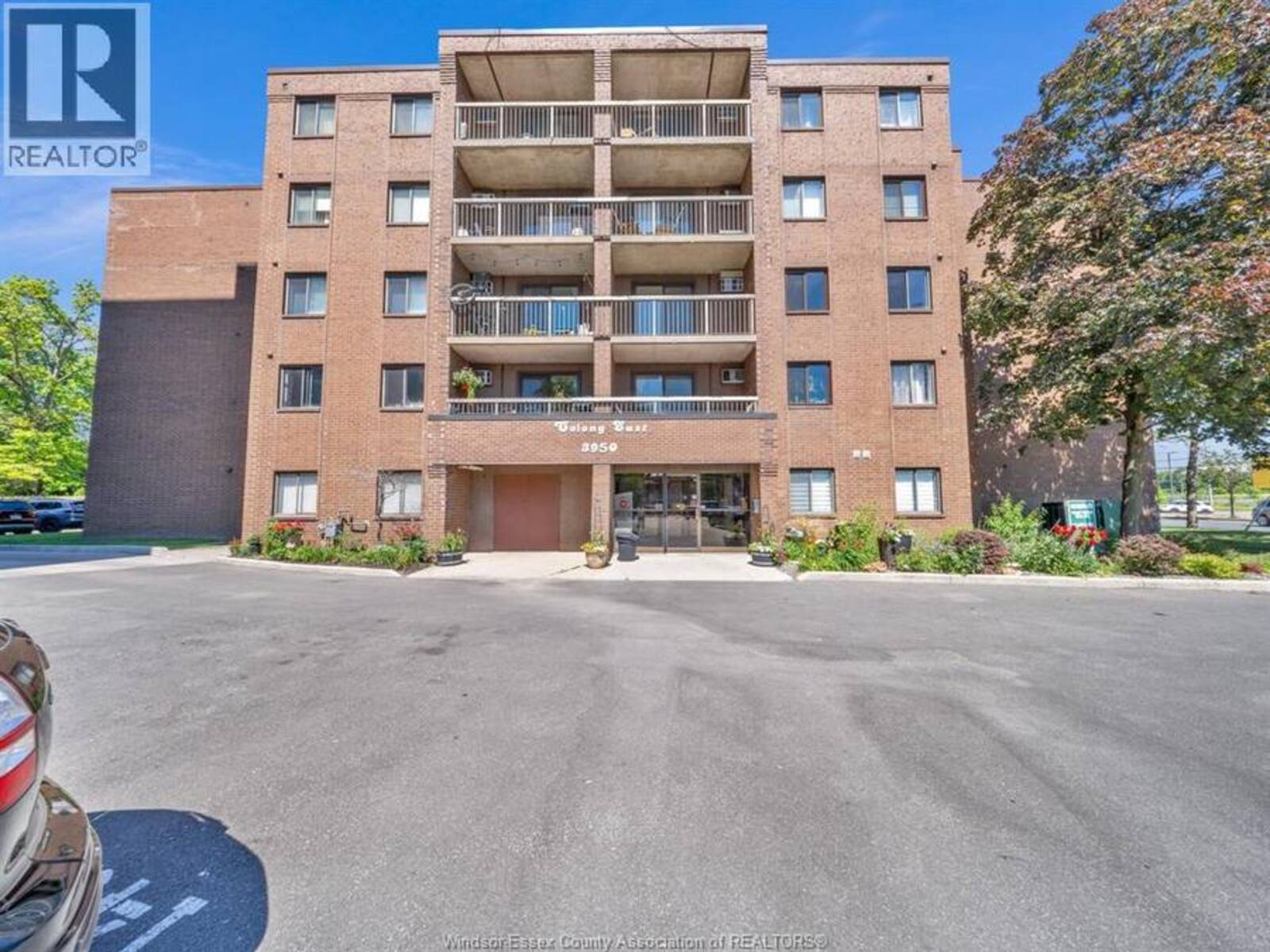 3950 WYANDOTTE STREET East Unit# 505, Windsor, Ontario N8Y 1G5