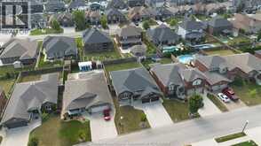 1467 INVERNESS | Windsor Ontario | Slide Image Thirty-seven