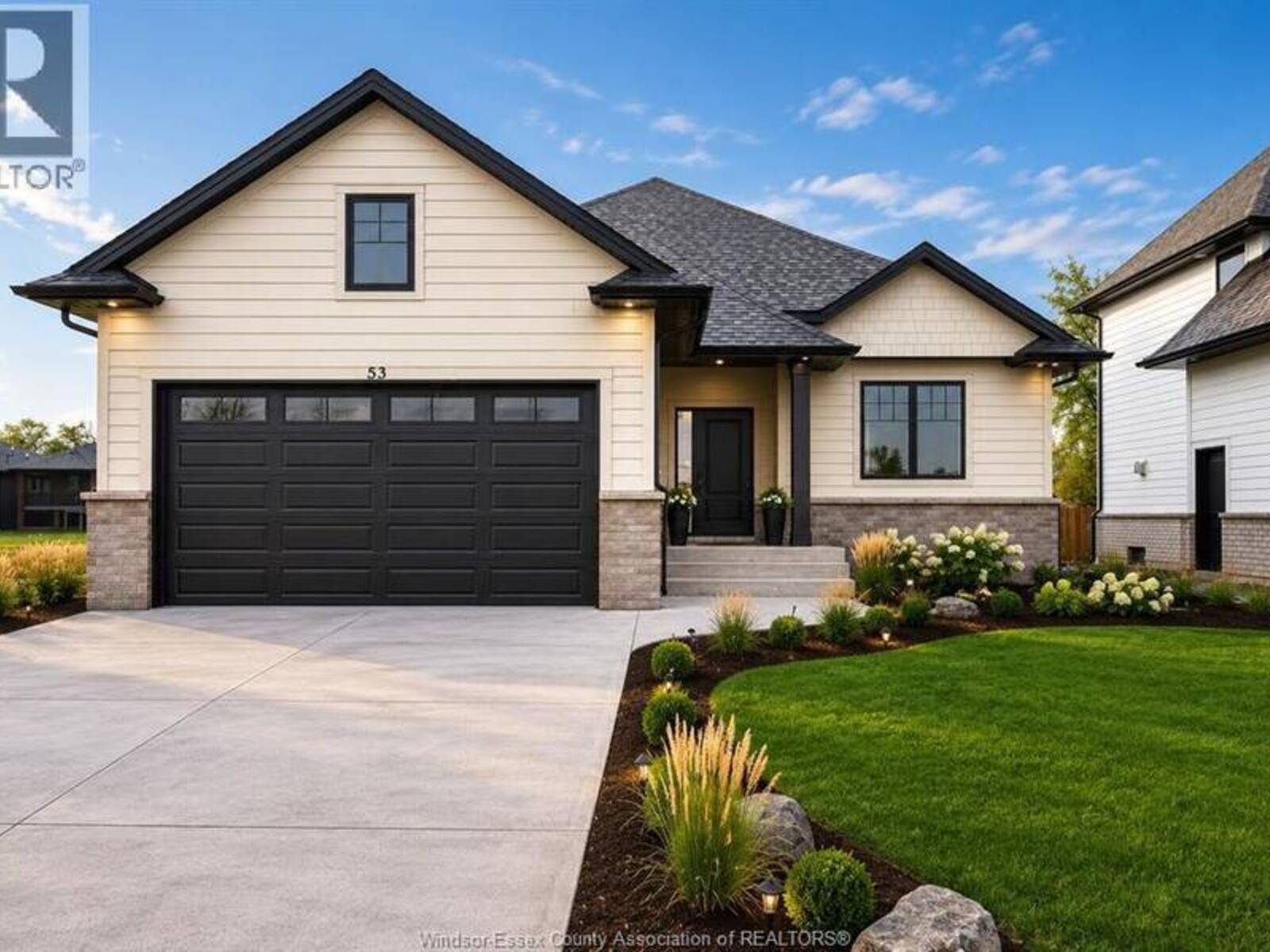 53 BELLEVIEW, Kingsville, Ontario N0R 1B0