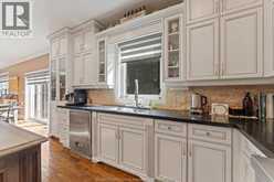 3460 HUNTINGTON AVENUE | Windsor Ontario | Slide Image Sixteen