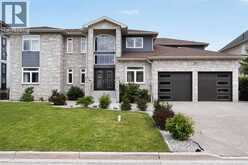300 SHOREVIEW CIRCLE | Windsor Ontario | Slide Image Three