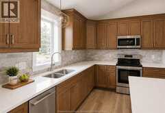 52 BELLEVIEW DRIVE | Kingsville Ontario | Slide Image Two