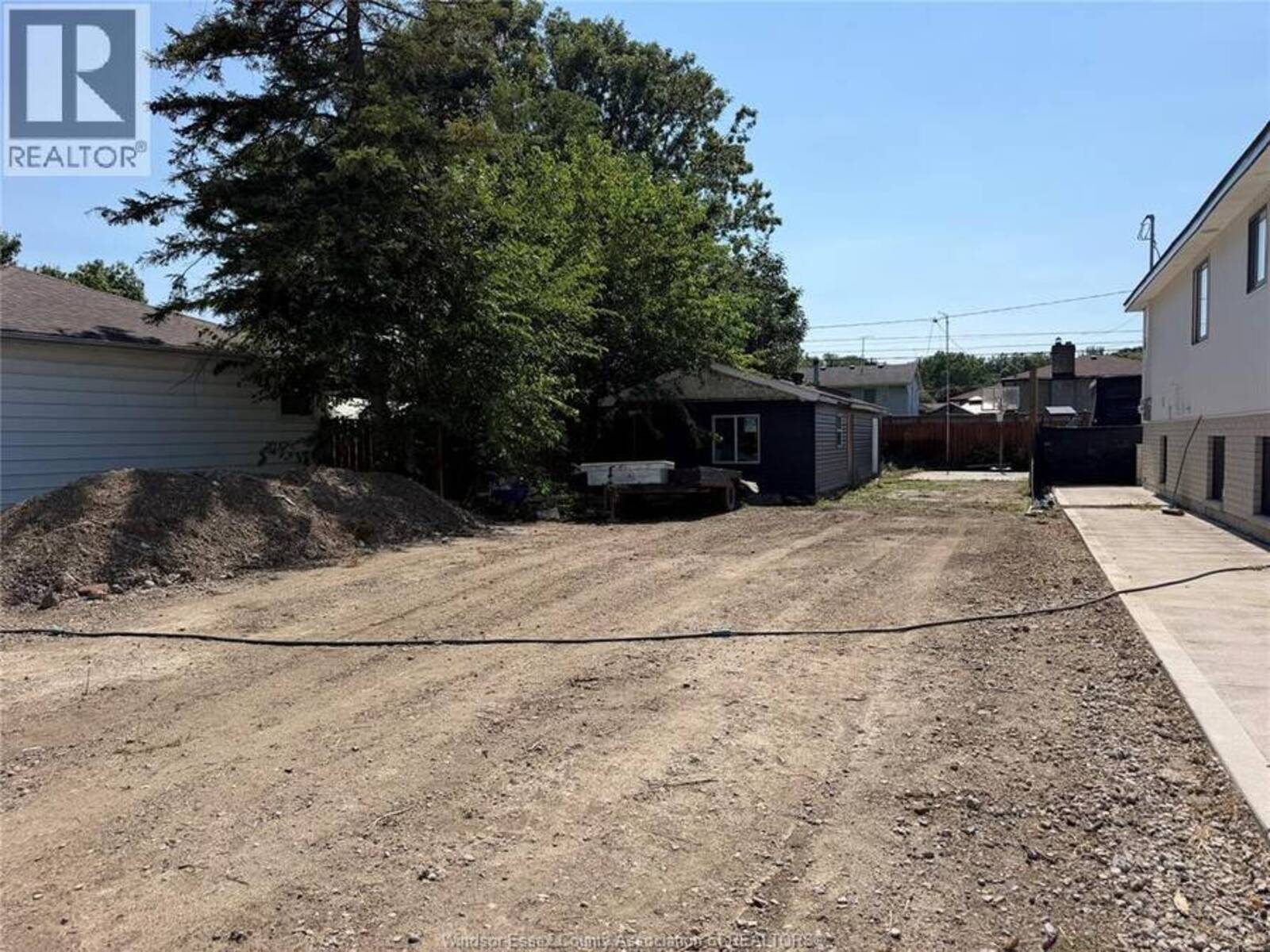 3747 TURNER, Windsor, Ontario N8W 3N2
