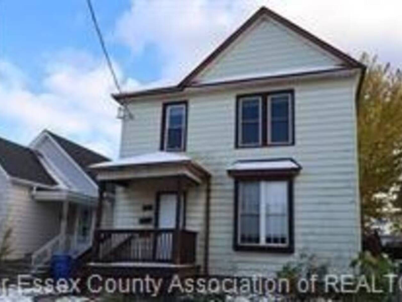 817 CHATHAM STREET East, Windsor, Ontario N9A 2X8