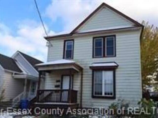 817 CHATHAM STREET East Windsor Ontario, N9A 2X8 - 5 Bedrooms Home For Sale